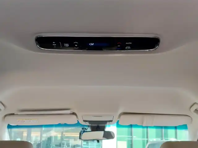 ホンダ オデッセイ アブソルート EX 東京都 2022(令4)年 2.5万km プレミアムスパークルブラックパール Honda SENSING/・衝突軽減ブレーキ/・誤発進抑制機能/・標識認識機能/・路外逸脱抑制機能/・車線維持支援システム/・先行車発進お知らせ機能/・アダプティブクルーズコントロール/・オートハイビーム/・ブラインドスポットインフォメーション/・マルチビューカメラシステム/・スマートパーキングアシストシステム/プッシュスタート/アイドリングストップ/パドルシフト/純正ナビ/フルセグTV/ビルトインETC2.0/ドライブレコーダー/GPSレーダー/両側パワースライドドア/パワーテールゲート/レザー調シートカバー/シートヒーター/オットマン/LEDヘッドライト/ドアバイザー/18インチ純正アルミホイール