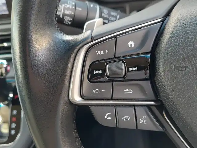 ホンダ オデッセイ アブソルート EX 東京都 2022(令4)年 2.5万km プレミアムスパークルブラックパール Honda SENSING/・衝突軽減ブレーキ/・誤発進抑制機能/・標識認識機能/・路外逸脱抑制機能/・車線維持支援システム/・先行車発進お知らせ機能/・アダプティブクルーズコントロール/・オートハイビーム/・ブラインドスポットインフォメーション/・マルチビューカメラシステム/・スマートパーキングアシストシステム/プッシュスタート/アイドリングストップ/パドルシフト/純正ナビ/フルセグTV/ビルトインETC2.0/ドライブレコーダー/GPSレーダー/両側パワースライドドア/パワーテールゲート/レザー調シートカバー/シートヒーター/オットマン/LEDヘッドライト/ドアバイザー/18インチ純正アルミホイール