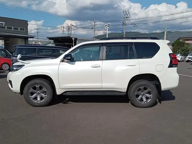 トヨタ ランドクルーザー プラド TX Lパッケージ ブラックED 福井県 2021(令3)年 5.1万km ホワイトパールクリスタルシャイン 衝突被害軽減システム/先行車発進告知/標識検知/純正SDナビ（NSCN-W68）/・（ワンセグTV/CD/DVD/Bluetooth）/バックカメラ/ETC/D・N席パワーシート/D・N席シートヒーター・クーラー/ステアリングスイッチ/オートLEDライト/電動格納ウィンカーミラー/純正フロアマット/スマートキー