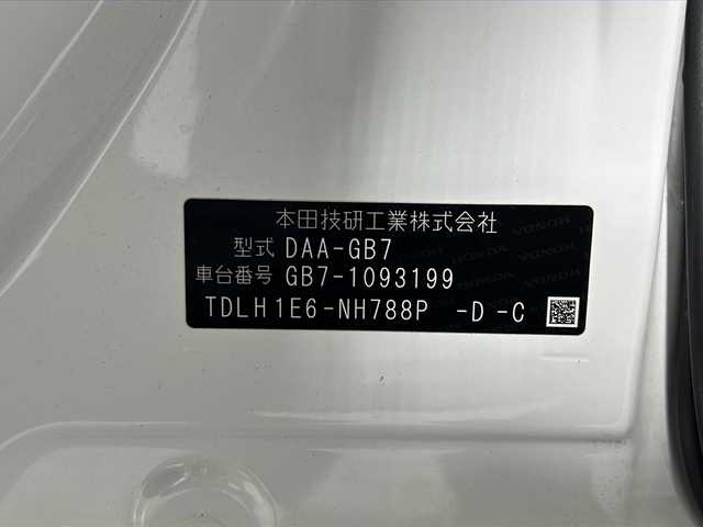ホンダ フリード ハイブリット G ホンダセンシング 沖縄県 2019(平31)年 5.9万km ホワイトオーキッドパール 県外仕入れ/禁煙車/両側パワースライドドア/純正9インチナビ/（フルセグTV/CD/DVD/BT/FM/AM）/バックカメラ/社外フロントカメラ/ステアリングリモコン/ホンダセンシング/オートライト/前後ドライブレコーダー/コーナーセンサー/電動格納ウィンカーミラー/純正フロアマット/ドアバイザー