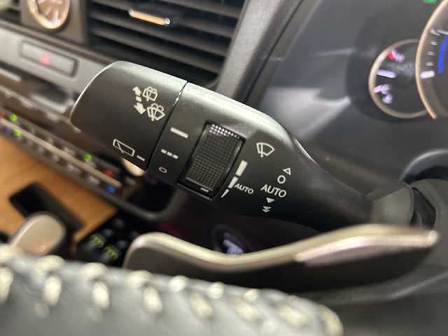 レクサス ＲＸ 450h バージョンL 福岡県 2022(令4)年 2.8万km グラファイトブラックガラスフレーク パノラマルーフ/純正12.3インチナビ/・CD/DVD/BT/フルセグ/・パノラミックビューモニター/レクサスセーフティシステム+/クリアランスソナー/ブラインドスポットモニター/茶革シート/・パワーシート（D/N)/・シートヒーター（全席）/・ベンチレーション（D/N）/ヘッドアップディスプレイ/パワーバックドア/AC100V/置くだけ充電/ETC2.0/ドライブレコーダー前後/ウッドコンビハンドル/・ステアリングリモコン/・パドルシフト/後席シェード/トノカバー/LEDヘッドライト/・オートライト/・フォグランプ/純正２０インチアルミホイール