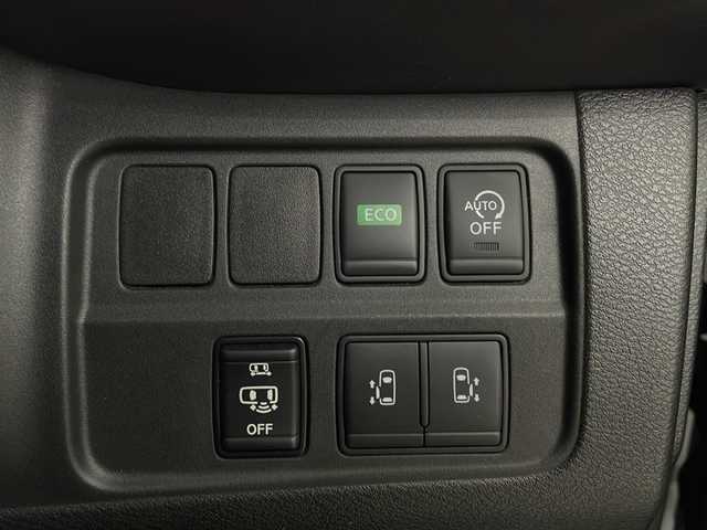 日産 セレナ ハイウェイスター G 長崎県 2017(平29)年 7.1万km ブリリアントホワイトパール 純正メモリナビ/（フルセグ/CD/DVD/Bluetooth）/アラウンドビューモニター/アルパイン製フリップダウンモニター/レーダークルーズコントロール/衝突軽減ブレーキ/プロパイロット/プロパイロットパーキング/クリアランスソナー/両側パワースライドドア/ハンズフリースライドドア/デジタルインナーミラー/ドライブレコーダー前後/ETC/LEDヘッドライト/純正16インチアルミホイール/ドアバイザー/オートライト