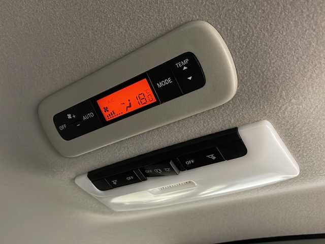 日産 セレナ ハイウェイスター G 長崎県 2017(平29)年 7.1万km ブリリアントホワイトパール 純正メモリナビ/（フルセグ/CD/DVD/Bluetooth）/アラウンドビューモニター/アルパイン製フリップダウンモニター/レーダークルーズコントロール/衝突軽減ブレーキ/プロパイロット/プロパイロットパーキング/クリアランスソナー/両側パワースライドドア/ハンズフリースライドドア/デジタルインナーミラー/ドライブレコーダー前後/ETC/LEDヘッドライト/純正16インチアルミホイール/ドアバイザー/オートライト