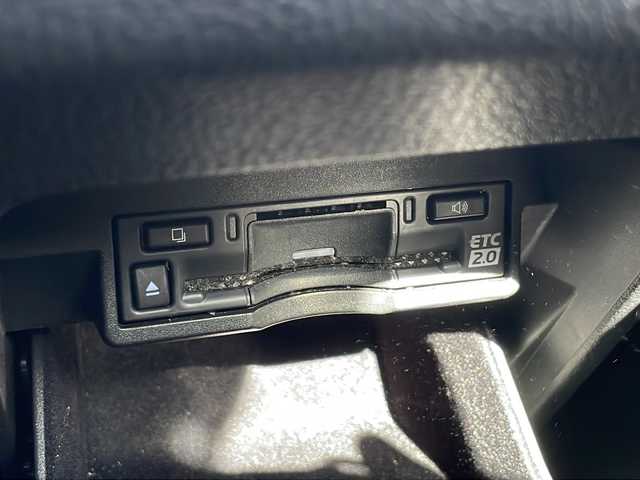 レクサス ＮＸ 250 バージョンL 山口県 2022(令4)年 3.5万km ソニッククォーツ 純正14型ディスプレイオーディオ（フルセグTV、AM/FM、Bluetooth）/全方位カメラ/オートクルーズコントロール/LEDオートライト/本革シート/シートメモリー/前席パワーシート＆ベンチレーション/全席シートヒーター/ステアリングヒーター/ヘッドアップディスプレイ/純正20インチアルミホイール/ETC2/0/レクサスセーフティーシステム/・プリクラッシュセーフティ/・緊急時操舵支援/・アダプティブハイビーム/・前後コーナーセンサー/・アイドリングストップ/・ブラインドスポットモニター/・横滑り防止装置/・レーンキープアシスト