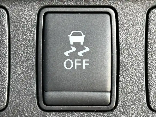 日産 ノート e－パワーニスモ S 兵庫県 2018(平30)年 6.2万km ブリリアントホワイトパール 純正SDナビ/フルセグテレビ/BTオーディオ/全方位カメラ/ETC/インテリジェントルームミラー/nismo専用シート/nismoフロアマット/純正16インチAW/LEDヘッドライト/フォグランプ/スマートキープッシュスタート