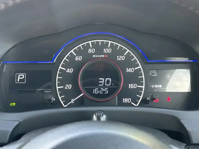 日産 ノート e－パワーニスモ S 兵庫県 2018(平30)年 6.2万km ブリリアントホワイトパール 純正SDナビ/フルセグテレビ/BTオーディオ/全方位カメラ/ETC/インテリジェントルームミラー/nismo専用シート/nismoフロアマット/純正16インチAW/LEDヘッドライト/フォグランプ/スマートキープッシュスタート