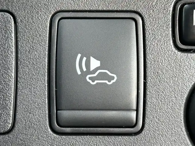 日産 ノート e－パワーニスモ S 兵庫県 2018(平30)年 6.2万km ブリリアントホワイトパール 純正SDナビ/フルセグテレビ/BTオーディオ/全方位カメラ/ETC/インテリジェントルームミラー/nismo専用シート/nismoフロアマット/純正16インチAW/LEDヘッドライト/フォグランプ/スマートキープッシュスタート