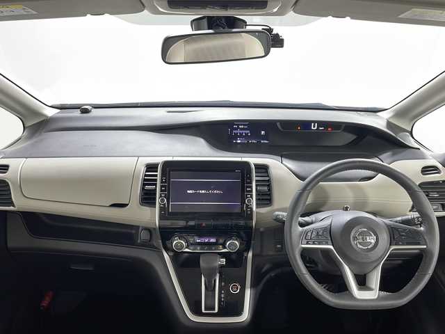 日産 セレナ ハイウェイスターVセレクションⅡ 広島県 2019(令1)年 5.1万km ブリリアントホワイトパール 純正９型ナビ/バックカメラ/後席フリップダウンモニター/両側パワースライドドア/クルーズコントロール/前方ドラレコ/ＥＴＣ/オートマチックハイビーム/コーナーセンサー/衝突軽減/レーンキープアシスト/LEDヘッドライト/フォグランプ/踏み間違い防止/純正16インチアルミホイール(195/60/R16)/エアバッグ(運転席/助手席)