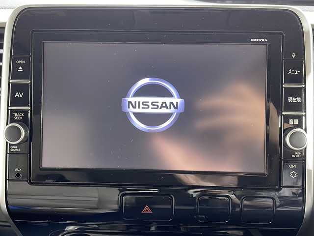 日産 セレナ ハイウェイスターVセレクションⅡ 広島県 2019(令1)年 5.1万km ブリリアントホワイトパール 純正９型ナビ/バックカメラ/後席フリップダウンモニター/両側パワースライドドア/クルーズコントロール/前方ドラレコ/ＥＴＣ/オートマチックハイビーム/コーナーセンサー/衝突軽減/レーンキープアシスト/LEDヘッドライト/フォグランプ/踏み間違い防止/純正16インチアルミホイール(195/60/R16)/エアバッグ(運転席/助手席)