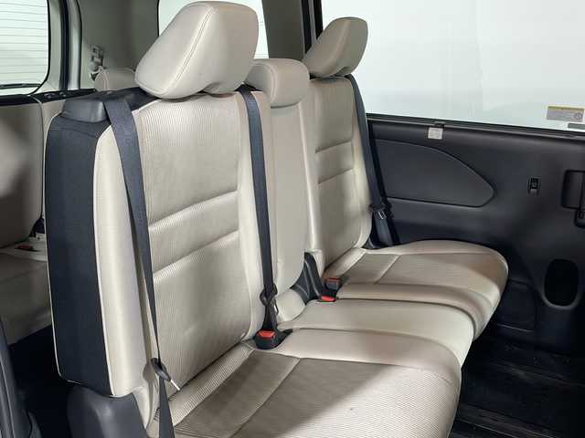 日産 セレナ ハイウェイスターVセレクションⅡ 広島県 2019(令1)年 5.1万km ブリリアントホワイトパール 純正９型ナビ/バックカメラ/後席フリップダウンモニター/両側パワースライドドア/クルーズコントロール/前方ドラレコ/ＥＴＣ/オートマチックハイビーム/コーナーセンサー/衝突軽減/レーンキープアシスト/LEDヘッドライト/フォグランプ/踏み間違い防止/純正16インチアルミホイール(195/60/R16)/エアバッグ(運転席/助手席)