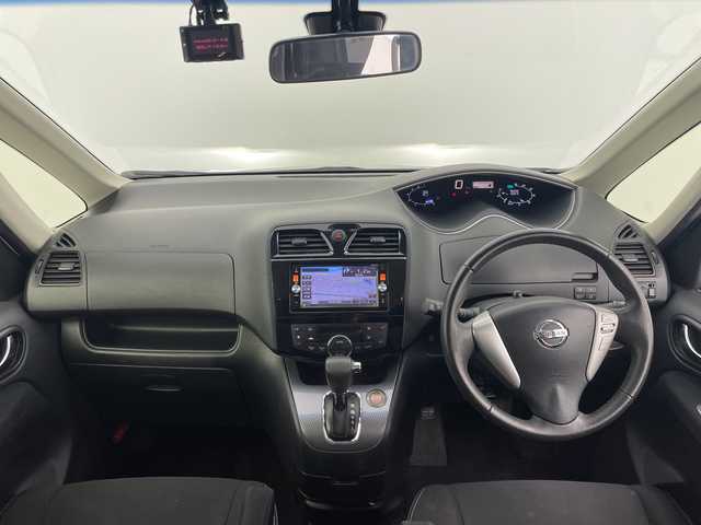 日産 セレナ ライダー Sハイブリッド 愛知県 2014(平26)年 7.7万km ブリリアントホワイトパール 純正ナビ/・Bluetooth/・CD/DVD/・HDMI/・フルセグテレビ/・SD音楽録音/純正フリップダウンモニター/前後ドライブレコーダー/クルーズコントロール/ビルトインETC/衝突軽減ブレーキ/レーンキープアシスト/バックカメラ/車高調