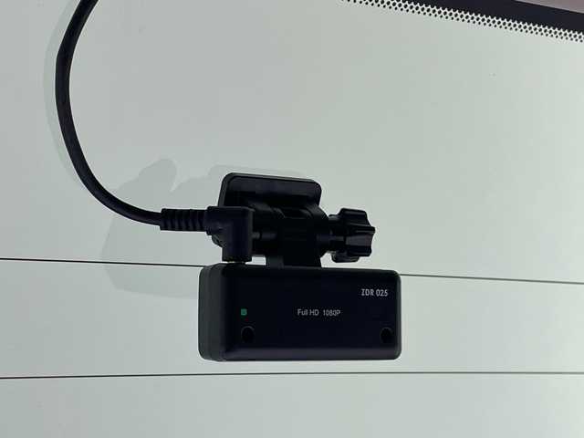 日産 セレナ ライダー Sハイブリッド 愛知県 2014(平26)年 7.7万km ブリリアントホワイトパール 純正ナビ/・Bluetooth/・CD/DVD/・HDMI/・フルセグテレビ/・SD音楽録音/純正フリップダウンモニター/前後ドライブレコーダー/クルーズコントロール/ビルトインETC/衝突軽減ブレーキ/レーンキープアシスト/バックカメラ/車高調