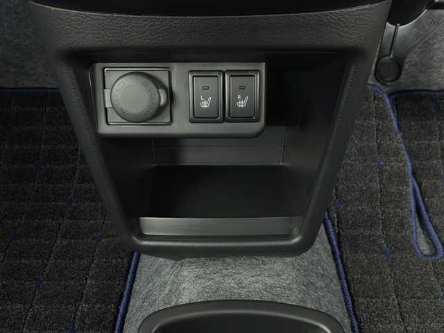 スズキ アルト L 秋田県 2024(令6)年 0.1万km スペリアホワイト ４WD/スズキセーフティサポート　/前席シートヒーター　/衝突被害軽減システム　/クリアランスソナー　/横滑り防止装置　/レーンキープアシスト　/アイドリングストップ　/ライトレベライザー　/純正フロアマット /リモコンキー/スペアキー有/コーナーセンサー/電格ミラー/取扱説明書/保証書