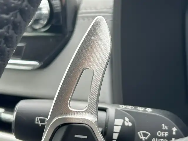 三菱 アウトランダー ＰＨＥＶ P 和歌山県 2022(令4)年 2.8万km ホワイトダイヤモンド 純正ナビ/フルセグTV/(AM/FM/USB/Bluetooth)/全方位カメラ/BOSEプレミアムサウンド/デジタルインナーミラー/100V電源/4WD/衝突軽減ブレーキ/横滑り防止機能/コーナーセンサー/レーダークルコン/レーンキープアシスト/ヘッドアップディスプレイ/電動パーキング/オートライト/置くだけ充電/シートヒーター/パワーシート/ポジションメモリー/LEDヘッドライト/オートライト