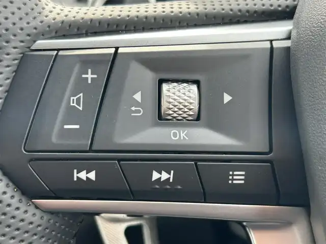 三菱 アウトランダー ＰＨＥＶ P 和歌山県 2022(令4)年 2.8万km ホワイトダイヤモンド 純正ナビ/フルセグTV/(AM/FM/USB/Bluetooth)/全方位カメラ/BOSEプレミアムサウンド/デジタルインナーミラー/100V電源/4WD/衝突軽減ブレーキ/横滑り防止機能/コーナーセンサー/レーダークルコン/レーンキープアシスト/ヘッドアップディスプレイ/電動パーキング/オートライト/置くだけ充電/シートヒーター/パワーシート/ポジションメモリー/LEDヘッドライト/オートライト