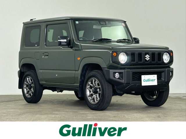 スズキ ジムニー XC 千葉県 2022(令4)年 2万km ジャングルグリーン 禁煙車/５MT/４WD/・ダウンヒルアシストコントロール/スズキレーダーブレーキサポート/・クルーズコントロール/純正8インチメモリナビ/・型番：CN-RZ875/・CD/DVD/USB/Bluetooth/フルセグTV/・バックカメラ/・ビルトインETC/革巻きステアリング/・ステアリングスイッチ/DNシートヒーター/純正フロアマット/純正16インチAW/オートライト/・ヘッドライトウォッシャー/・LEDヘッドライト/・フォグランプ/電動格納ウインカーミラーオットマン