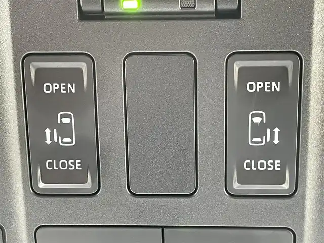 トヨタ アルファードハイブリット X 群馬県 2025(令7)年 0.2万km プラチナホワイトパールマイカ ワンオーナー/9.8インチメモリーナビ/Bluetooth/全周囲カメラ/Miracast/ルーフカラーイルミネーション/クリアランスソナー/12.4インチTFTマルチインフォメーションディスプレイ/電動格納ミラー/コネクティッドナビ/デジタルインナーミラー/TSS/BSM/パーキングアシスト/アダプティブクルーズコントロール/フルセグ/両側パワースライドドア/3眼LEDヘッドライト/パワーステアリング/AHB/チップアップシート/3列シート/フルフラットシート/純正17インチアルミホイール/純正ETC2.0/スマートキー