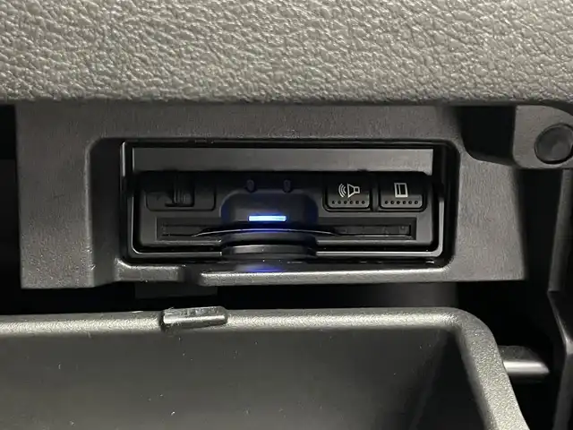 日産 セレナ ハイウェイスター プロパイロットED 埼玉県 2016(平28)年 5.9万km ブリリアントホワイトパール 純正9インチナビ/DTV/CD/DVD/USB/BT/BD/バックカメラ/フリップダウンモニター/両側パワースライドドア/プロパイロット/エマージェンシーブレーキ/レーンキープアシスト/コーナーセンサー/電動格納ミラー/純正16インチアルミホイール/ビルトインETC/プッシュスタート/スマートキー/純正フロアマット