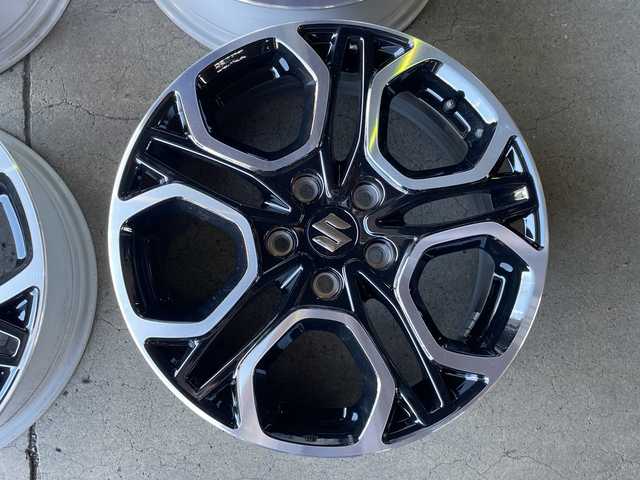 スズキ スイフト スポーツ 神奈川県 2023(令5)年 0.7万km スーパーブラックパール ワンオーナー/社外ナビ/プッシュスタート/スペアキー一本/ビルトインETC/クルーズコントロール/横滑り防止装置/デジタルルームミラー型ドライブレコーダー/前後ドライブレコーダー/運転席シートヒーター/電動格納ミラー/USB端子/LEDライト　フォグライト/社外モニター/Bluetooth接続/本革巻きステアリング