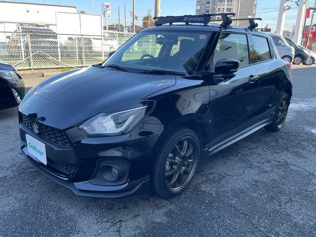 スズキ スイフト スポーツ 神奈川県 2023(令5)年 0.7万km スーパーブラックパール ワンオーナー/社外ナビ/プッシュスタート/スペアキー一本/ビルトインETC/クルーズコントロール/横滑り防止装置/デジタルルームミラー型ドライブレコーダー/前後ドライブレコーダー/運転席シートヒーター/電動格納ミラー/USB端子/LEDライト　フォグライト/社外モニター/Bluetooth接続/本革巻きステアリング