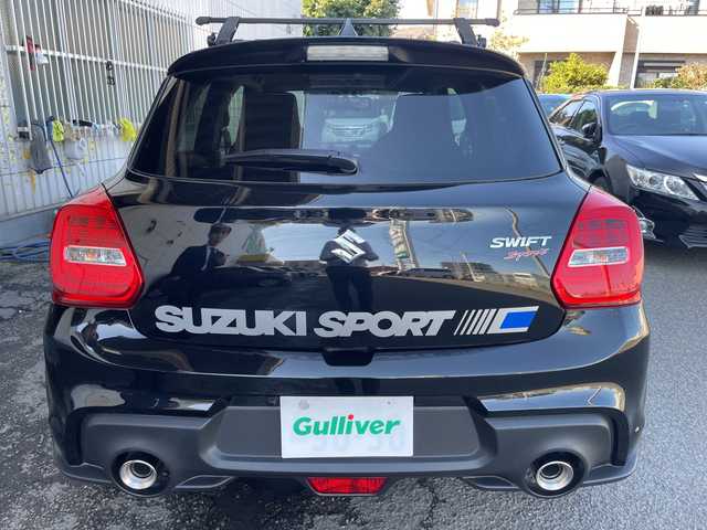 スズキ スイフト スポーツ 神奈川県 2023(令5)年 0.7万km スーパーブラックパール ワンオーナー/社外ナビ/プッシュスタート/スペアキー一本/ビルトインETC/クルーズコントロール/横滑り防止装置/デジタルルームミラー型ドライブレコーダー/前後ドライブレコーダー/運転席シートヒーター/電動格納ミラー/USB端子/LEDライト　フォグライト/社外モニター/Bluetooth接続/本革巻きステアリング