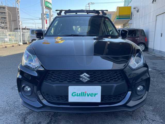 スズキ スイフト スポーツ 神奈川県 2023(令5)年 0.7万km スーパーブラックパール ワンオーナー/社外ナビ/プッシュスタート/スペアキー一本/ビルトインETC/クルーズコントロール/横滑り防止装置/デジタルルームミラー型ドライブレコーダー/前後ドライブレコーダー/運転席シートヒーター/電動格納ミラー/USB端子/LEDライト　フォグライト/社外モニター/Bluetooth接続/本革巻きステアリング