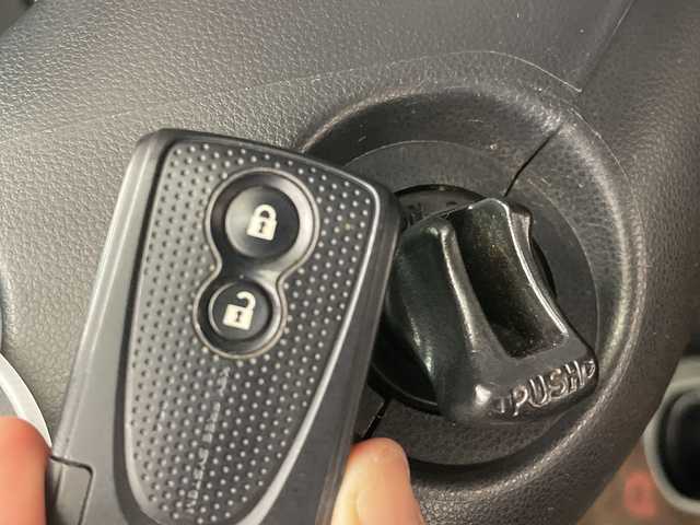 ダイハツ ミラ ココア プラスX スペシャルコーデ 愛知県 2014(平26)年 5.6万km パールホワイトⅢ/ミストブルーマイカメタリック 2トーン 純正ナビ/ルーフレール/ルーフキャリア/バックカメラ/ＥＴＣ/純正フロアマット/アイドリングストップ/ドアバイザー/電動格納ミラー