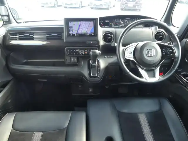 ホンダ Ｎ ＢＯＸ カスタム G L ターボ ホンダセンシング 千葉県 2020(令2)年 2.4万km プレミアムグラマラスブロンズP ホンダセンシング/・衝突軽減ブレーキ（CMBS）/・車線維持支援システム（LKAS）/・アダプティブクルーズコントロール（ACC）/・後方誤発進抑制機能/・誤発進抑制機能/両側パワースライドドア/ハーフレザーシート/前席シートヒーター/社外メモリーナビ/地デジTV/【DVD/CD再生機能　Bluetooth接続】/バックカメラ/革巻きステアリング/パドルシフト/ETC/LEDヘッドライト/フォグライト/ウインカーミラー/リアコーナーセンサー/純正15インチアルミホイル/サイド/カーテンエアバッグ/Honda スマートキー