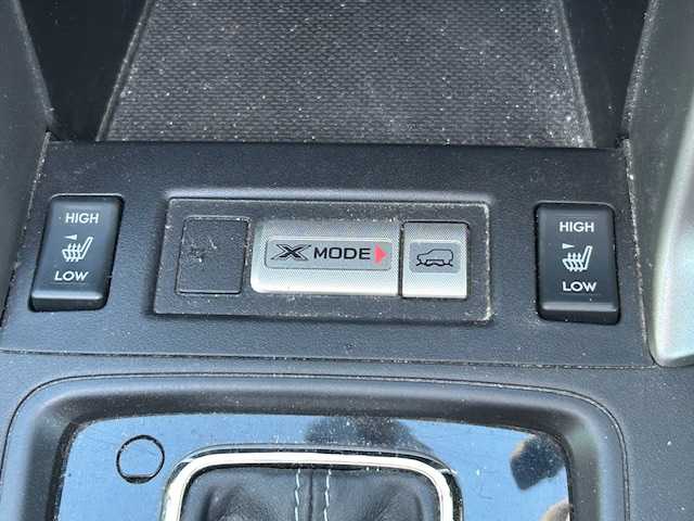 スバル フォレスター 2．0XT アイサイト 高知県 2013(平25)年 10万km サテンホワイトパール (株)IDOMが運営する【じしゃロン高知店】の自社ローン対象車両になります。こちらは現金ご利用時の価格です。自社ローンご希望の方は別途その旨お申付け下さい。/サンルーフ　純正AW　ハーフレザーシート/社外ナビ　シートヒーター