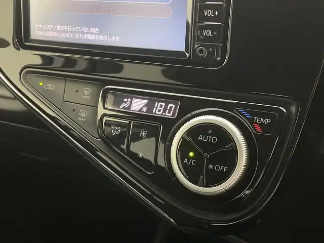 トヨタ アクア S スタイルブラック 新潟県 2018(平30)年 5.2万km ライムホワイトパールクリスタルシャイン トヨタセーフティーセンス/純正ナビ/(フルセグ/CD/SD/AUX/BT)/バックカメラ/LEDオートライト/オートマチックハイビーム/ステリングスイッチ/電格ミラー/ドアバイザー/ウィンカーミラー/ヘッドライトレベライザー/スマートキー