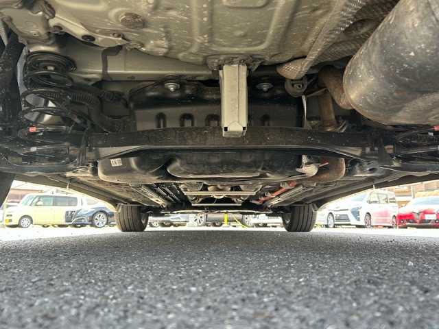 トヨタ カローラ クロス ハイブリッド Z 千葉県 2023(令5)年 2.1万km プラチナホワイトパールマイカ モデリスタエアロ/純正ディスプレイオーディオ/フルセグTV/Bluetooth/バックカメラ/ETC2.0/プッシュスタートボタン/ステアリングスイッチ/レーダークルーズコントロール/ロードサインアシスト/プロアクティブドライビングアシスト/衝突被害軽減アシスト/車線逸脱警報/オートハイビーム/ハーフレザーシート/前席シートヒーター/パワーバックドア/スペアキー×１/ウィンカーミラー/LEDヘッドライト/保証書