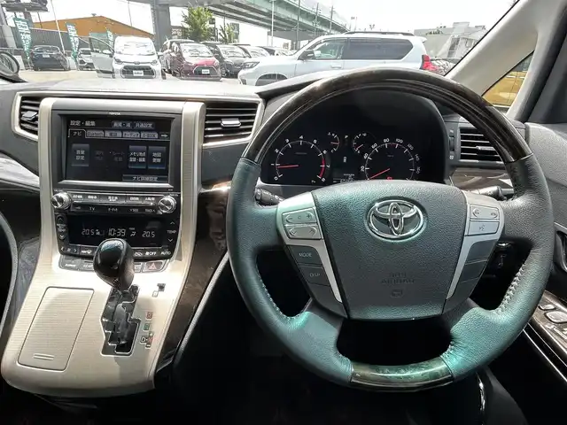 トヨタ アルファード 240S タイプゴールド 愛知県 2013(平25)年 6.1万km ブラック サンルーフ/純正HDDナビ/（AM/FM/CD/HDD)/バックカメラ/フルセグTV/フリップダウンモニター/ETC/両側パワースライドドア/パワーバックドア/ハーフレザーシート/LEDヘッドライト/フォグランプ/スマートキー/ドアバイザー/フロアマット