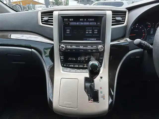 トヨタ アルファード 240S タイプゴールド 愛知県 2013(平25)年 6.1万km ブラック サンルーフ/純正HDDナビ/（AM/FM/CD/HDD)/バックカメラ/フルセグTV/フリップダウンモニター/ETC/両側パワースライドドア/パワーバックドア/ハーフレザーシート/LEDヘッドライト/フォグランプ/スマートキー/ドアバイザー/フロアマット