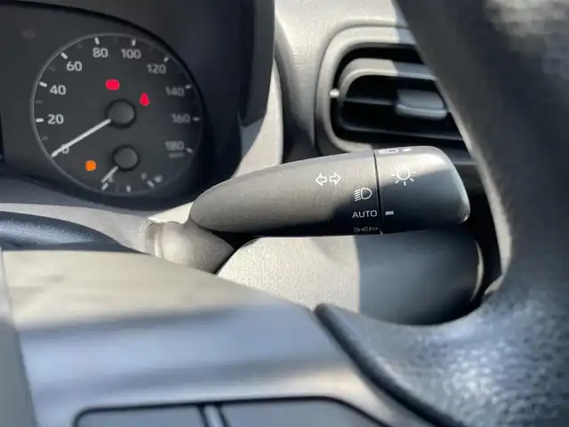 トヨタ ヤリス ハイブリッド X 鳥取県 2021(令3)年 5.9万km アバンギャルドブロンズメタリック 純正ナビ／ＢＴ／ＵＳＢ/バックカメラ・ＥＴＣ/トヨタセーフティセンス/レーダークルーズ/レーンアシスト/オートハイビーム/オートライト/プッシュスタート/社外１６インチアルミホイール/ウィンカーミラー/電動格納ミラー/アイドリングストップ/スマートキーｘ２/フロアマット