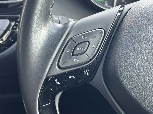 トヨタ Ｃ－ＨＲ G 静岡県 2018(平30)年 6.5万km ホワイトパールクリスタルシャイン モデリスタフルエアロ/トヨタセーフティセンス/純正ＳＤナビ/フルセグＴＶ/ＤＶＤ再生/ＢＴオーディオ/ビルトインＥＴＣ/ドラレコ/バックカメラ/ハーフレザーシート/シートヒーター/D席パワーシート/前後コーナーセンサー/追従機能付クルコン/LEDヘッドライト/オートライト/オートハイビーム/スペアキーあり/純正１８ＡＷ