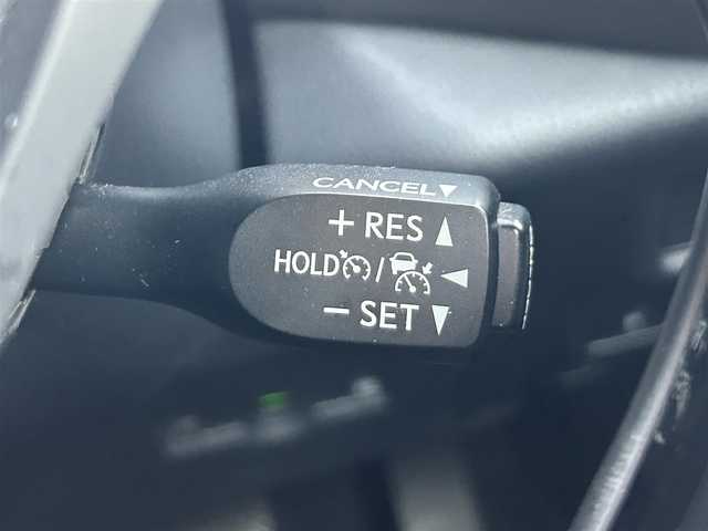 トヨタ Ｃ－ＨＲ G 静岡県 2018(平30)年 6.5万km ホワイトパールクリスタルシャイン モデリスタフルエアロ/トヨタセーフティセンス/純正ＳＤナビ/フルセグＴＶ/ＤＶＤ再生/ＢＴオーディオ/ビルトインＥＴＣ/ドラレコ/バックカメラ/ハーフレザーシート/シートヒーター/D席パワーシート/前後コーナーセンサー/追従機能付クルコン/LEDヘッドライト/オートライト/オートハイビーム/スペアキーあり/純正１８ＡＷ
