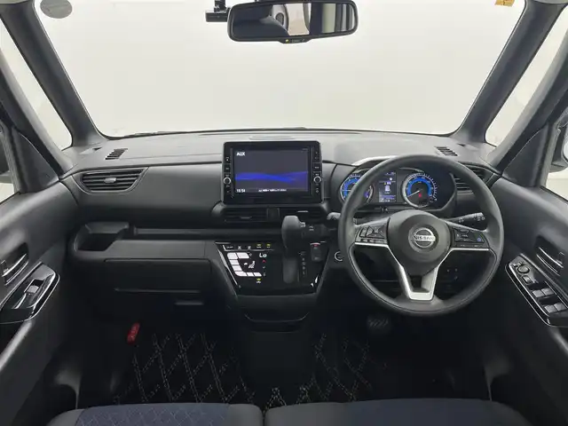 日産 ルークス HWS X プロパイロットED 岡山県 2020(令2)年 2.4万km チタニウムグレーM/シルキーホワイト インテリジェントモビリティ	(進入禁止、はみ出し通行禁止、最高速度、一時停止)/・インテリジェントエマージェンシーブレーキ	/・ハイビームアシスト	/・踏み間違い衝突防止アシスト	/・車線逸脱警報機能	/・車線逸脱防止支援システム	/・前方衝突予測警報	/・ふらつき警報	/・先行車発進お知らせ機能	/・標識認識機能	/(進入禁止、最高速度、一時停止)	/・SOSコール	/純正9インチナビ/【ナビ/フルセグ/Bluetooth/DVD】/プロパイロット/アラウンドビューモニター/LEDヘッドライト（AUTO機能付き）	/ビルトインETC	/横滑り防止装置	/純正ドライブレコーダー（前）	/純正14インチアルミ	/コーナーセンサー（前後）	/純正フロアマット	/ステアリングスイッチ/オートブレーキホールド/ISOFIX/リアサーキュレーター/後席サンシェイド/ステアリングスイッチ/チルトステアリング/シートリフター/シートバックテーブル/ウィンカーミラー/ドアバイザー		/プッシュスタート		/ナビ取扱説明書
