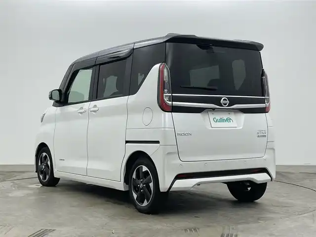 日産 ルークス HWS X プロパイロットED 岡山県 2020(令2)年 2.4万km チタニウムグレーM/シルキーホワイト インテリジェントモビリティ	(進入禁止、はみ出し通行禁止、最高速度、一時停止)/・インテリジェントエマージェンシーブレーキ	/・ハイビームアシスト	/・踏み間違い衝突防止アシスト	/・車線逸脱警報機能	/・車線逸脱防止支援システム	/・前方衝突予測警報	/・ふらつき警報	/・先行車発進お知らせ機能	/・標識認識機能	/(進入禁止、最高速度、一時停止)	/・SOSコール	/純正9インチナビ/【ナビ/フルセグ/Bluetooth/DVD】/プロパイロット/アラウンドビューモニター/LEDヘッドライト（AUTO機能付き）	/ビルトインETC	/横滑り防止装置	/純正ドライブレコーダー（前）	/純正14インチアルミ	/コーナーセンサー（前後）	/純正フロアマット	/ステアリングスイッチ/オートブレーキホールド/ISOFIX/リアサーキュレーター/後席サンシェイド/ステアリングスイッチ/チルトステアリング/シートリフター/シートバックテーブル/ウィンカーミラー/ドアバイザー		/プッシュスタート		/ナビ取扱説明書