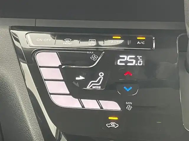 日産 ルークス HWS X プロパイロットED 岡山県 2020(令2)年 2.4万km チタニウムグレーM/シルキーホワイト インテリジェントモビリティ	(進入禁止、はみ出し通行禁止、最高速度、一時停止)/・インテリジェントエマージェンシーブレーキ	/・ハイビームアシスト	/・踏み間違い衝突防止アシスト	/・車線逸脱警報機能	/・車線逸脱防止支援システム	/・前方衝突予測警報	/・ふらつき警報	/・先行車発進お知らせ機能	/・標識認識機能	/(進入禁止、最高速度、一時停止)	/・SOSコール	/純正9インチナビ/【ナビ/フルセグ/Bluetooth/DVD】/プロパイロット/アラウンドビューモニター/LEDヘッドライト（AUTO機能付き）	/ビルトインETC	/横滑り防止装置	/純正ドライブレコーダー（前）	/純正14インチアルミ	/コーナーセンサー（前後）	/純正フロアマット	/ステアリングスイッチ/オートブレーキホールド/ISOFIX/リアサーキュレーター/後席サンシェイド/ステアリングスイッチ/チルトステアリング/シートリフター/シートバックテーブル/ウィンカーミラー/ドアバイザー		/プッシュスタート		/ナビ取扱説明書