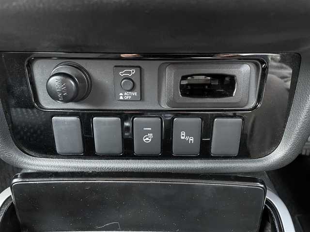 三菱 アウトランダー 24G ナビパッケージ 愛知県 2017(平29)年 8.2万km アメジストブラック /ワンオーナー//純正ベースキャリア//THULEルーフキャリア//ルーフレール//前方ドライブレコーダー//マルチアラウンドビューモニター//バック/全周囲カメラ//純正ディーラーオプションナビ//フルセグTV/CD/DVD/BT/USB/iPod/SD//ビルトインETC//ブラインドスポットモニター//衝突軽減ブレーキ//レーダークルーズコントロール//アクティブスタビリティコントロール//車線逸脱警報//マルチインフォメーションディスプレイ//ドライブモードセレクター//ECOモード//オートホールド//電動パーキングブレーキ//パドルシフト//アイドリングストップ//プッシュスタート//純正18インチアルミホイール//純正フロアマット//純正ドアバイザー//純正オートLEDヘッドライト//フロントフォグランプ//オートハイビーム//オートリトラクタブルミラー//エレクトリックテールゲート//自動防眩ミラー//革巻きステアリング//ステアリングスイッチ//ステアリングヒーター//イモビライザー//ISOFIX//スマートキー//スペアキー×1//保証書/取扱説明書/ナビ説明書//ディーラー記録簿(H30.R1.3.5)