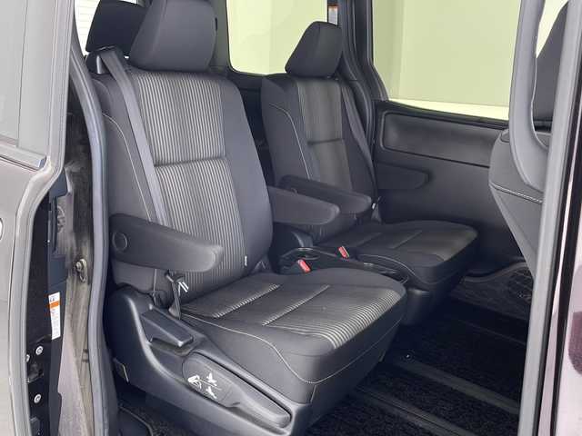 トヨタ ヴォクシー ZS 煌 沖縄県 2018(平30)年 4.5万km ボルドーマイカメタリック 純正９型ナビ　【NSZT-Y66T】/　(フルセグＴＶ　DVD　Ｂｌｕｅｔｏｏｔｈ)/バックカメラ　/ＥＴＣ/ドライブレコーダー　/ステアリングスイッチ/トヨタセーフティセンス　/・衝突被害軽減ブレーキ (プリクラッシュセーフティ)																									/・ハンドル操作サポート (レーントレーシングアシスト)																																																	/・車線はみ出しアラート (レーンディパーチャーアラート)																									/・自動ハイビーム (オートマチックハイビーム)	/クルーズコントロール																								/両側パワースライドドア　/ＬＥＤヘッドライト　/プッシュスタート　/スマートキー/純正フロアマット/純正16インチアルミホイール