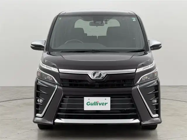 トヨタ ヴォクシー ZS 煌 福岡県 2018(平30)年 4.5万km ボルドーマイカメタリック 純正ナビ／フルセグＴＶ／ＢＴ　/両側パワースライドドア　/ＥＴＣ　/ドライブレコーダー　/バックカメラ　/クルーズコントロール　/衝突軽減被害システム　/レーンキープ　/横滑り防止装置　/アイドリングストップ　/オートマチックハイビーム　/純正16インチAW　/LED　