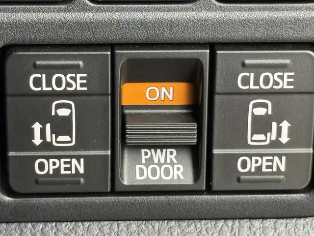 トヨタ ヴォクシー ZS 煌 福岡県 2018(平30)年 4.5万km ボルドーマイカメタリック 純正ナビ／フルセグＴＶ／ＢＴ　/両側パワースライドドア　/ＥＴＣ　/ドライブレコーダー　/バックカメラ　/クルーズコントロール　/衝突軽減被害システム　/レーンキープ　/横滑り防止装置　/アイドリングストップ　/オートマチックハイビーム　/純正16インチAW　/LED　