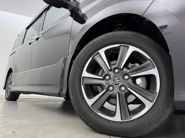 トヨタ ヴォクシー ZS 煌 福岡県 2018(平30)年 4.5万km ボルドーマイカメタリック 純正ナビ／フルセグＴＶ／ＢＴ　/両側パワースライドドア　/ＥＴＣ　/ドライブレコーダー　/バックカメラ　/クルーズコントロール　/衝突軽減被害システム　/レーンキープ　/横滑り防止装置　/アイドリングストップ　/オートマチックハイビーム　/純正16インチAW　/LED　