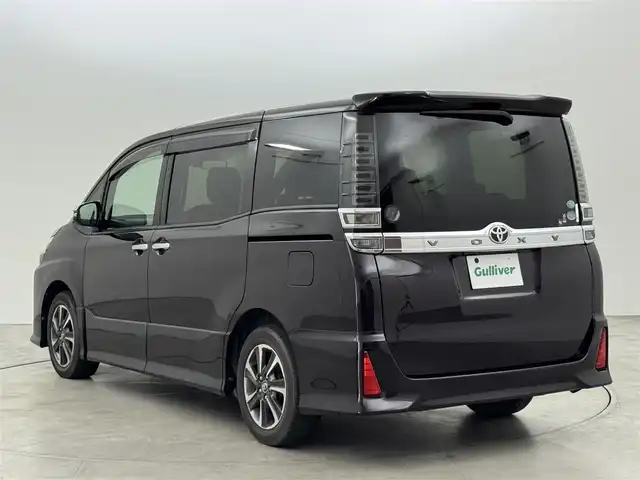 トヨタ ヴォクシー ZS 煌 福岡県 2018(平30)年 4.5万km ボルドーマイカメタリック 純正ナビ／フルセグＴＶ／ＢＴ　/両側パワースライドドア　/ＥＴＣ　/ドライブレコーダー　/バックカメラ　/クルーズコントロール　/衝突軽減被害システム　/レーンキープ　/横滑り防止装置　/アイドリングストップ　/オートマチックハイビーム　/純正16インチAW　/LED　
