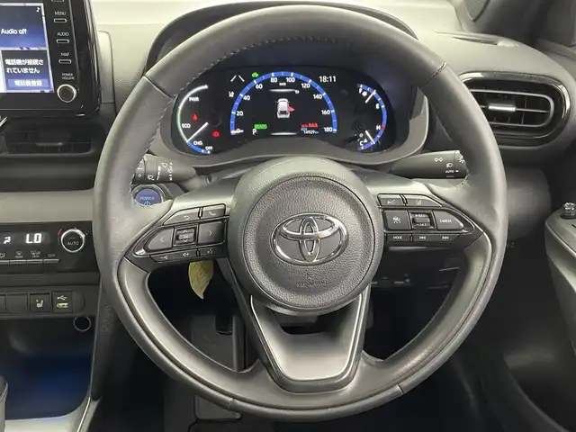トヨタ ヤリスクロス ハイブリッド Z 群馬県 2023(令5)年 1.5万km ブラックマイカ 純正ナビ　バックカメラ　追従式クルーズコントロール　レーンアシスト　ＢＳＭ　アイドリングストップ　衝突軽減システム　シートヒーター　ステアリングヒーター　リアトラフィックアラート　禁煙車
