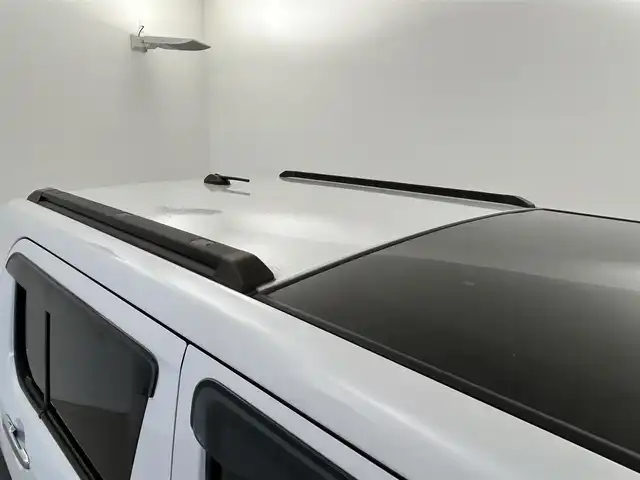 ダイハツ タフト G ターボ クロムベンチャー 福井県 2021(令3)年 3.6万km シャイニングホワイトパール ガラスルーフ/純正7インチSDナビ　型式：NMZK-W71D/(BT/CD/DVD/SD/USB/フルセグTV)/バックカメラ/前席シートヒーター/ドライブレコーダー（FR）/プッシュスタート/スマートキー×2/電動パーキングブレーキ/アイドリングストップ/横滑り防止/ステアリングスイッチ/LEDヘッドライト/LEDフォグライト/純正15インチAW/純正フロアマット/純正ドアバイザー/スマートアシストIII/・衝突回避支援ブレーキ機能/・車線逸脱警報機能/・コーナーセンサー/・全車速追従機能付ＡＣＣ