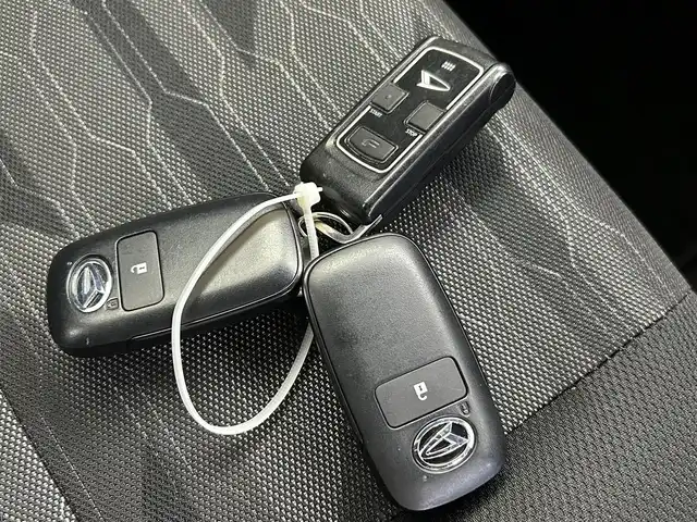 ダイハツ タフト G ターボ クロムベンチャー 福井県 2021(令3)年 3.6万km シャイニングホワイトパール ガラスルーフ/純正7インチSDナビ　型式：NMZK-W71D/(BT/CD/DVD/SD/USB/フルセグTV)/バックカメラ/前席シートヒーター/ドライブレコーダー（FR）/プッシュスタート/スマートキー×2/電動パーキングブレーキ/アイドリングストップ/横滑り防止/ステアリングスイッチ/LEDヘッドライト/LEDフォグライト/純正15インチAW/純正フロアマット/純正ドアバイザー/スマートアシストIII/・衝突回避支援ブレーキ機能/・車線逸脱警報機能/・コーナーセンサー/・全車速追従機能付ＡＣＣ