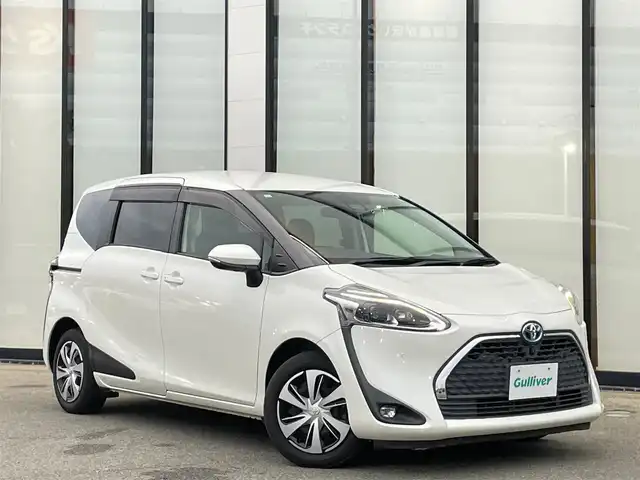 トヨタ シエンタ ハイブリッド ファンベースG クエロ 大阪府 2021(令3)年 3.8万km ホワイトパールクリスタルシャイン トヨタセーフティセンス/クルーズコントロール/両側パワースライドドア/シートヒーター/ハーフレザーシート/ステアリングヒーター/純正メモリーナビ/Bluetooth/CD/DVD/フルセグTV/USB/パノラミックビューモニター/ビルトインETC/クリアランスソナー/パーキングサポートブレーキ/純正フロアマット/純正ドアバイザー