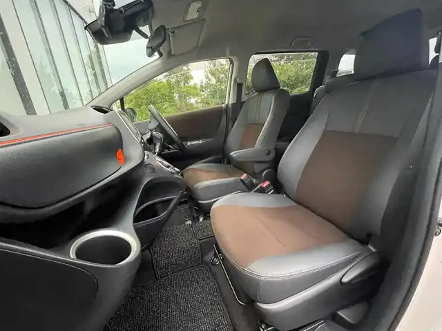 トヨタ シエンタ ハイブリッド ファンベースG クエロ 大阪府 2021(令3)年 3.8万km ホワイトパールクリスタルシャイン トヨタセーフティセンス/クルーズコントロール/両側パワースライドドア/シートヒーター/ハーフレザーシート/ステアリングヒーター/純正メモリーナビ/Bluetooth/CD/DVD/フルセグTV/USB/パノラミックビューモニター/ビルトインETC/クリアランスソナー/パーキングサポートブレーキ/純正フロアマット/純正ドアバイザー